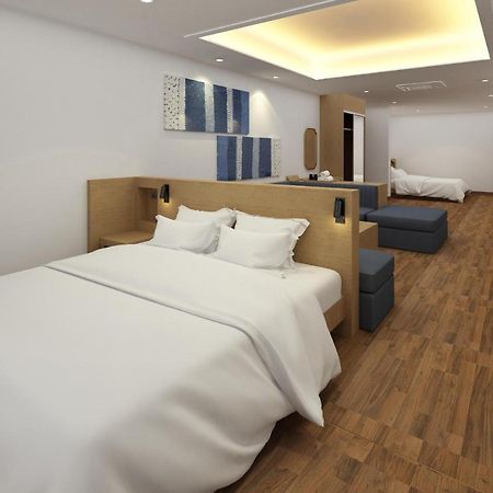 B&Beach Tourist Hotel Йосу Екстер'єр фото