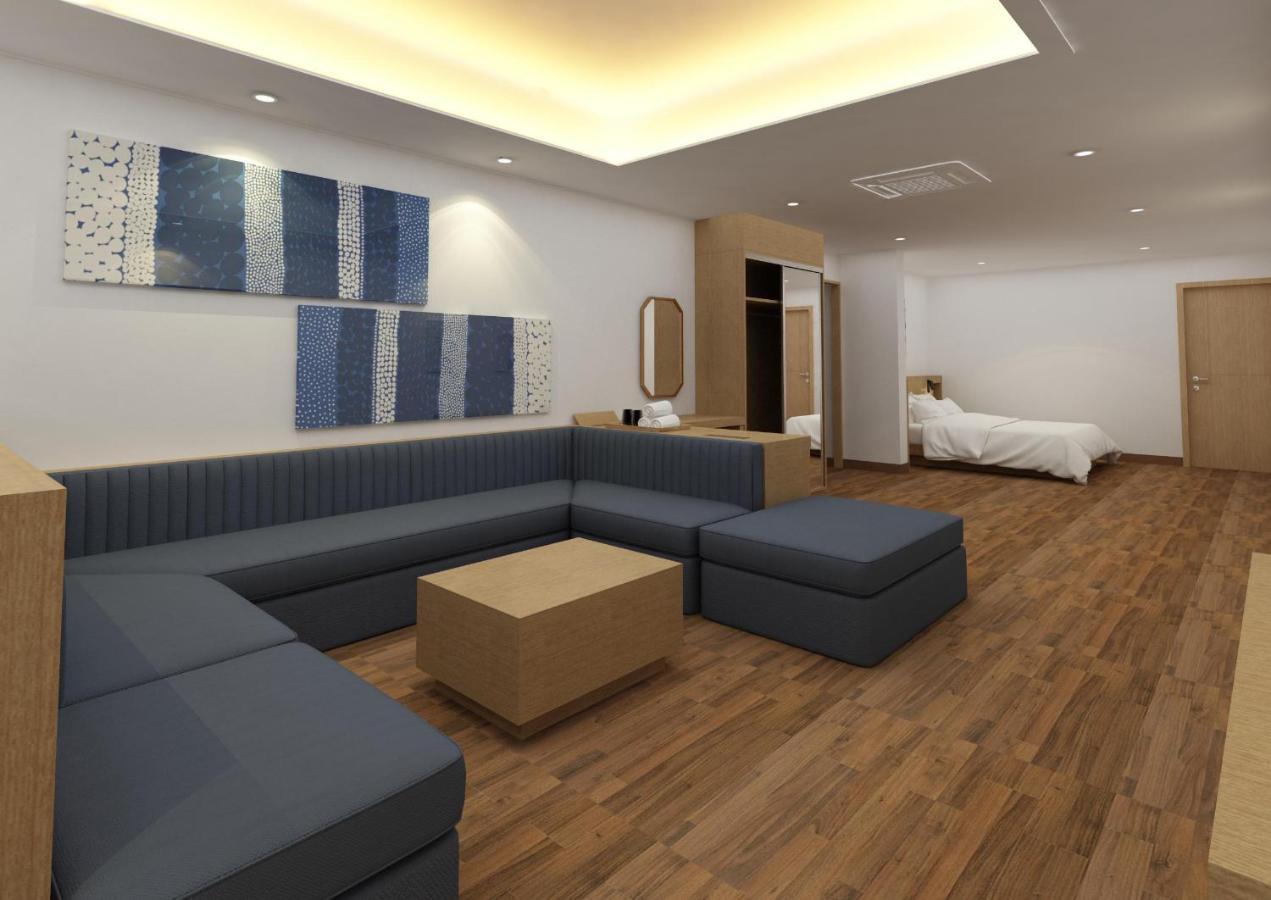 B&Beach Tourist Hotel Йосу Екстер'єр фото