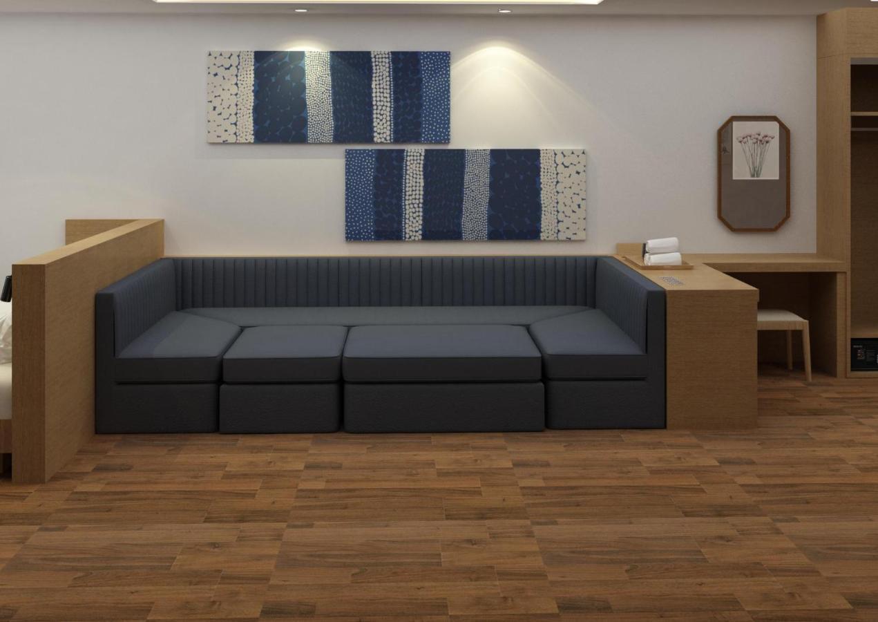 B&Beach Tourist Hotel Йосу Екстер'єр фото