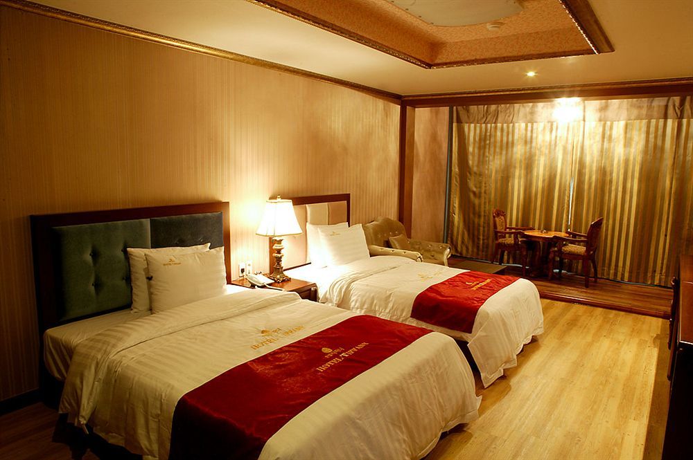 B&Beach Tourist Hotel Йосу Екстер'єр фото