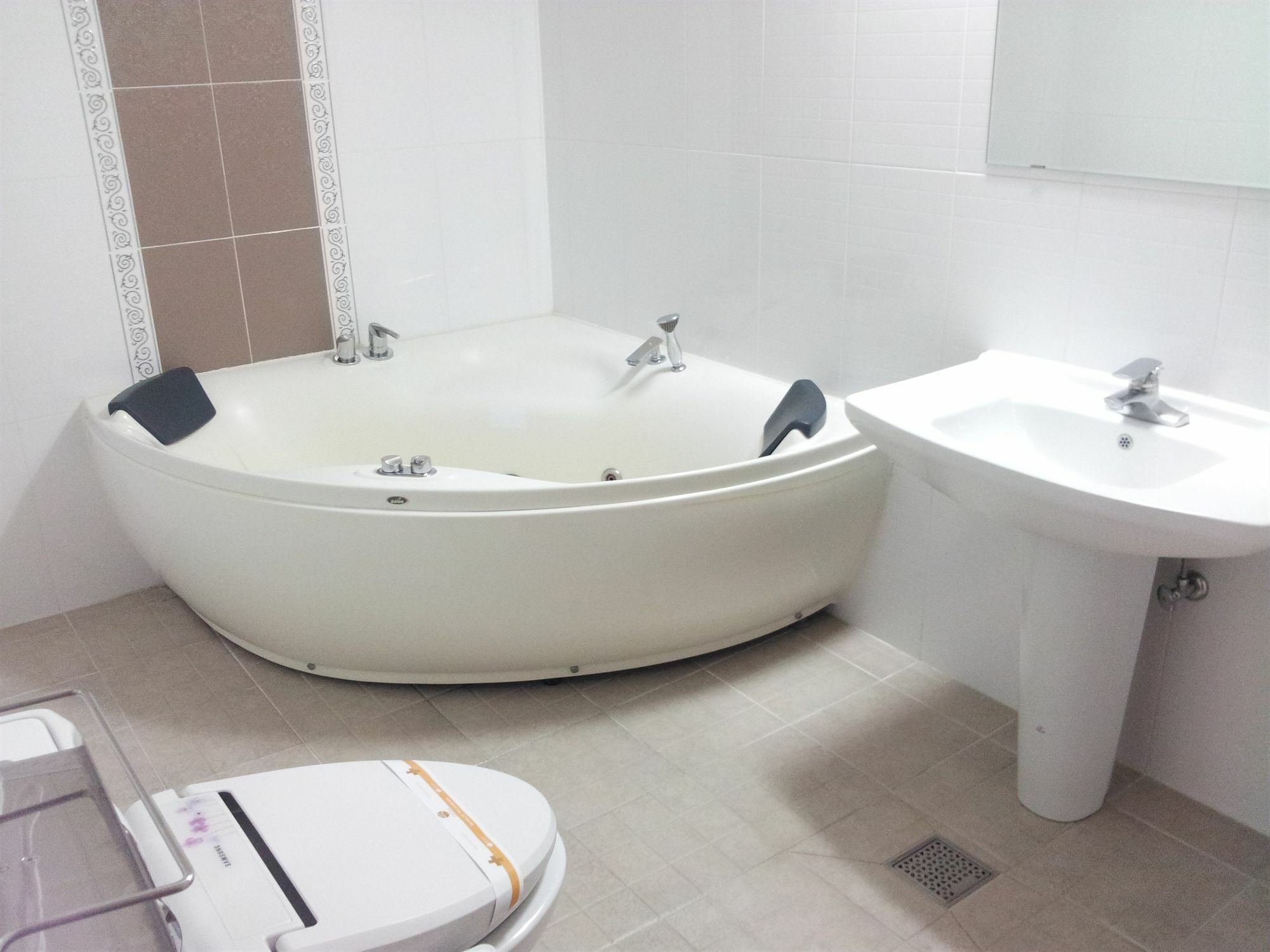 B&Beach Tourist Hotel Йосу Екстер'єр фото